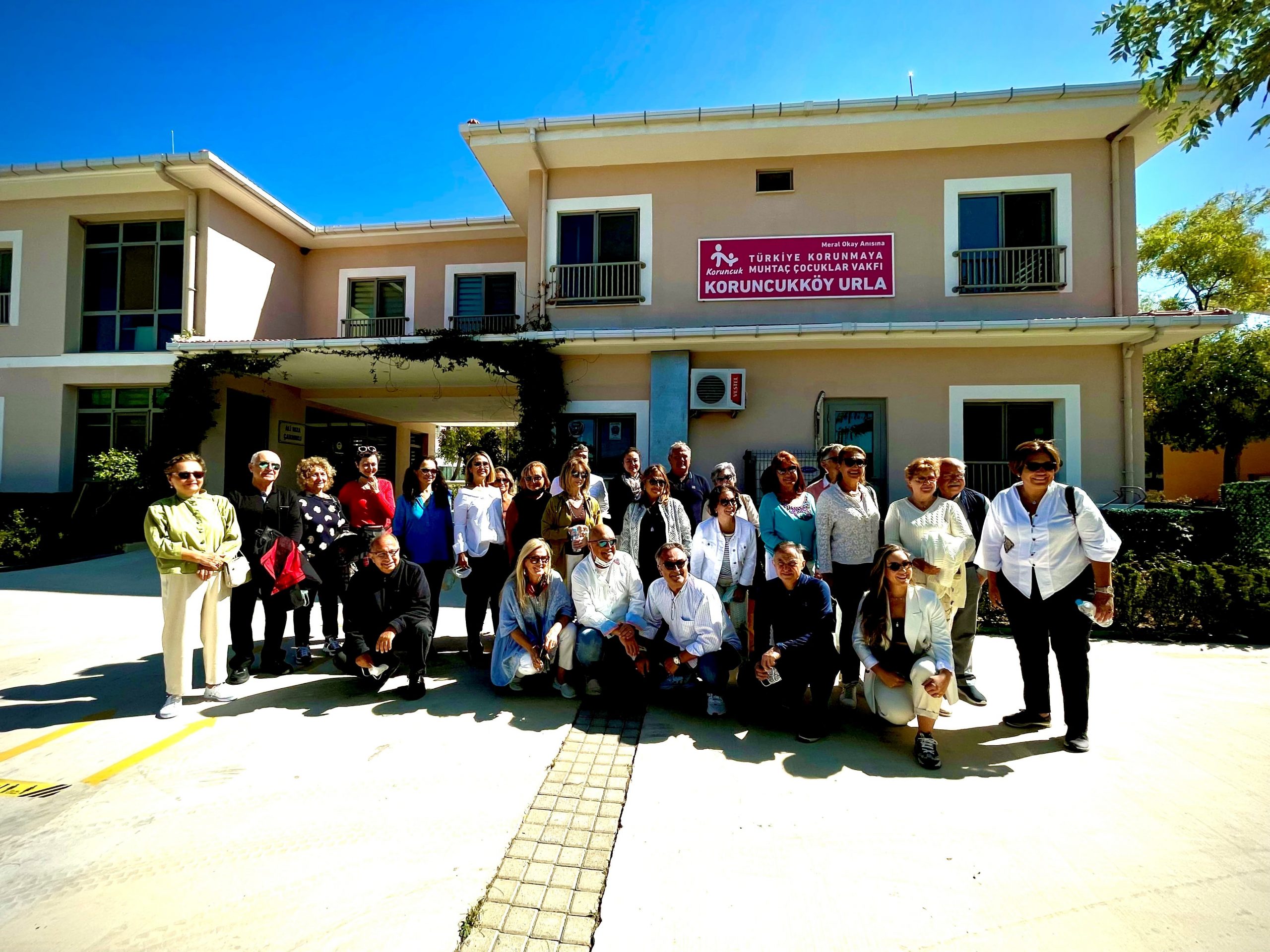 Koruncuk Vakfı Yönetimi   İzmir gönüllüleri ile buluştu