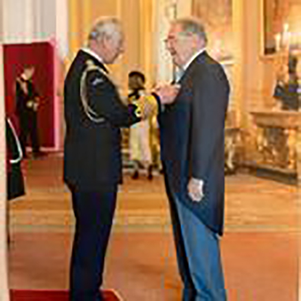 Türkiye’de İngiliz Ticaret Odası - BCCT Başkanı Chris Gaunt, OBE Nişanını Prens Charles’dan aldı