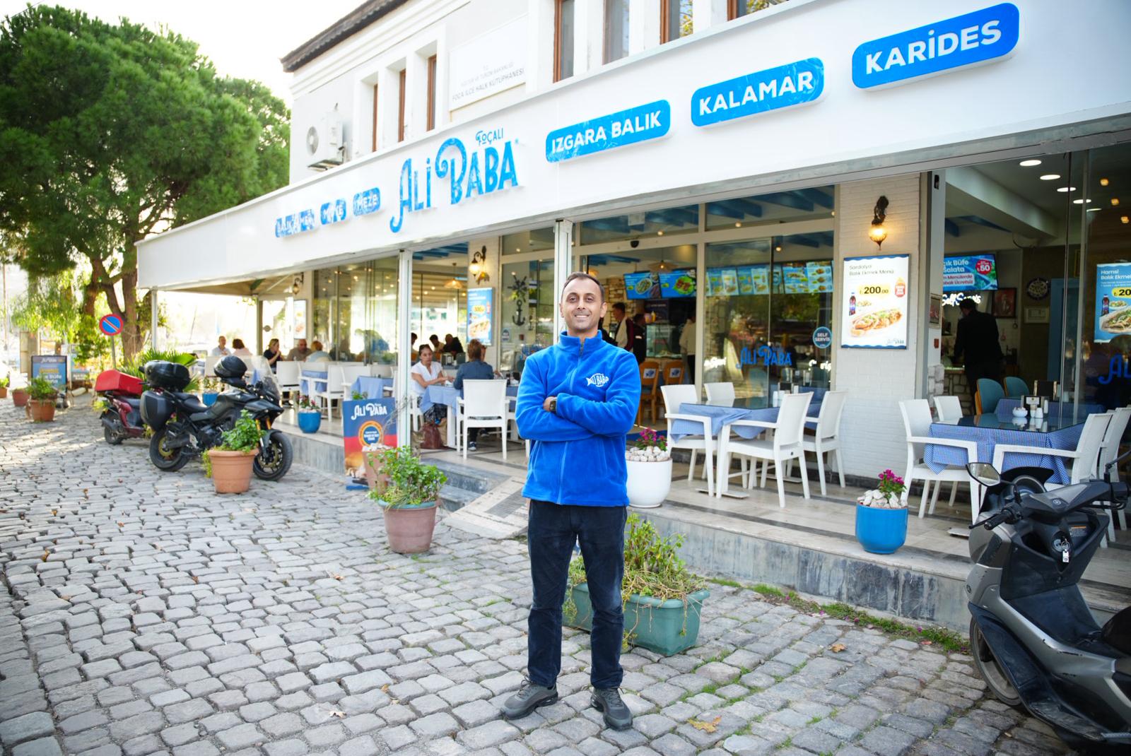 Foçalı Ali Baba, balık ekmek kültürünü “fırından sıcak, tavadan taze” anlayışıyla değiştiriyor