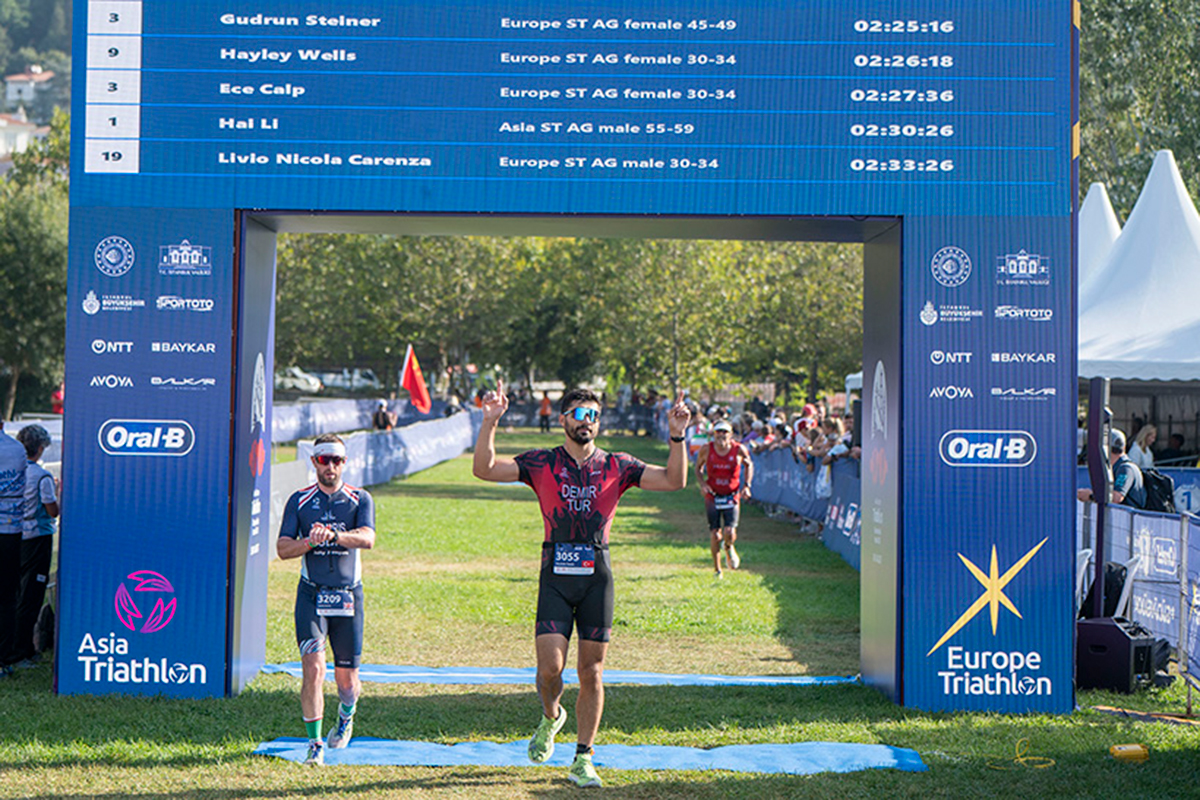 Dünyanın ilk Oral-B Asya ve Avrupa Triatlon Şampiyonası İstanbul'da yapıldı