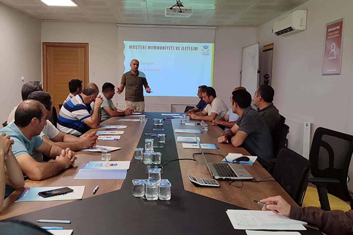 Esenlik Akademi'den tezgâh şeflerine hizmet içi eğitim