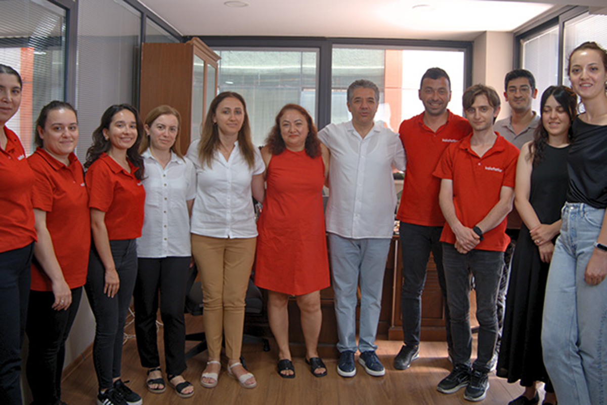 Kalafatlar Grubu ve Saleswe & Satış Okulu iş birliği sürüyor