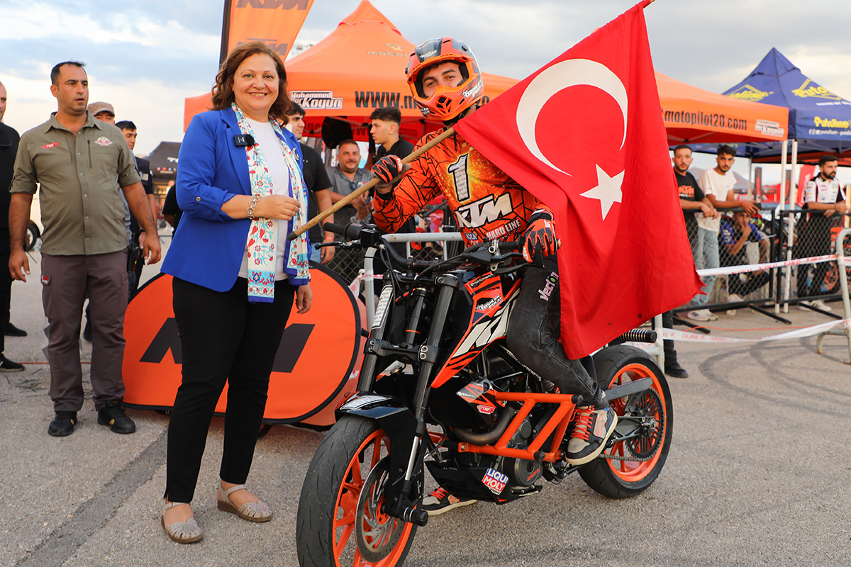 NG AFYON MOTOFEST 70 BİN KİŞİYLE COŞKULU BİR AÇILIŞ YAPTI